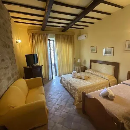 Residenza Collefiorito Apartahotel
